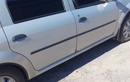 Renault Logan I, 2006 год, 300 000 рублей, 3 фотография