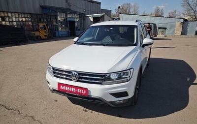 Volkswagen Tiguan II, 2018 год, 2 800 000 рублей, 1 фотография