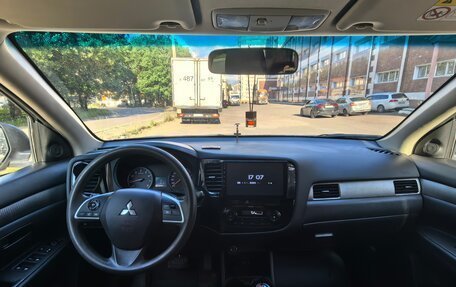 Mitsubishi Outlander III рестайлинг 3, 2015 год, 1 460 000 рублей, 6 фотография