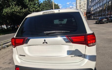 Mitsubishi Outlander III рестайлинг 3, 2015 год, 1 460 000 рублей, 4 фотография