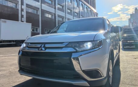 Mitsubishi Outlander III рестайлинг 3, 2015 год, 1 460 000 рублей, 9 фотография