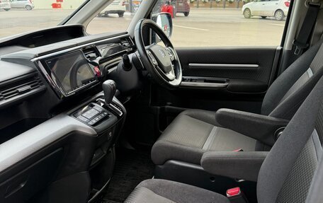 Honda Stepwgn IV, 2018 год, 2 400 000 рублей, 5 фотография