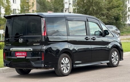 Honda Stepwgn IV, 2018 год, 2 400 000 рублей, 3 фотография