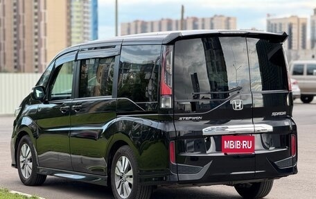 Honda Stepwgn IV, 2018 год, 2 400 000 рублей, 4 фотография