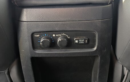 Toyota Land Cruiser Prado 120 рестайлинг, 2007 год, 2 500 000 рублей, 20 фотография