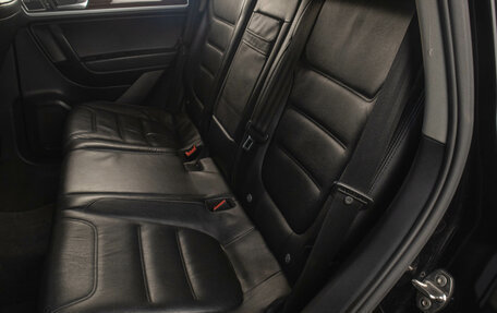 Volkswagen Touareg III, 2010 год, 1 899 000 рублей, 24 фотография