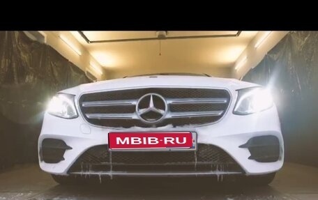 Mercedes-Benz E-Класс, 2018 год, 3 000 000 рублей, 1 фотография