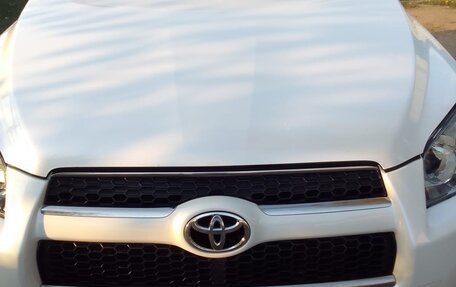 Toyota RAV4, 2011 год, 1 900 000 рублей, 2 фотография