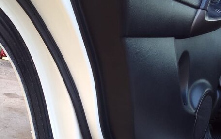 Toyota RAV4, 2011 год, 1 900 000 рублей, 10 фотография