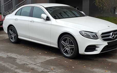Mercedes-Benz E-Класс, 2018 год, 3 000 000 рублей, 2 фотография