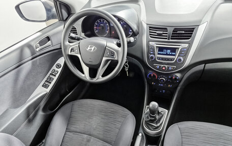 Hyundai Solaris II рестайлинг, 2015 год, 870 000 рублей, 18 фотография