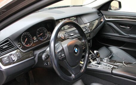 BMW 5 серия, 2013 год, 1 950 000 рублей, 12 фотография