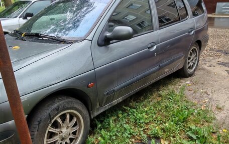 Renault Megane II, 1999 год, 280 000 рублей, 2 фотография