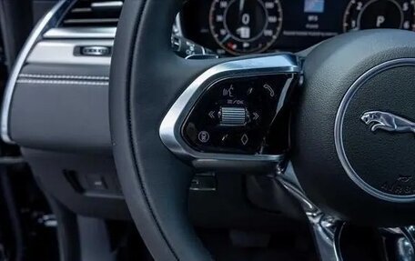 Jaguar F-Pace, 2025 год, 6 900 000 рублей, 13 фотография