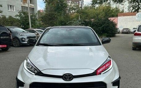 Toyota Yaris, 2021 год, 3 950 000 рублей, 1 фотография