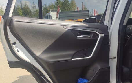 Toyota RAV4, 2021 год, 3 900 рублей, 3 фотография