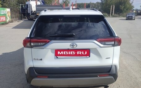 Toyota RAV4, 2021 год, 3 900 рублей, 9 фотография