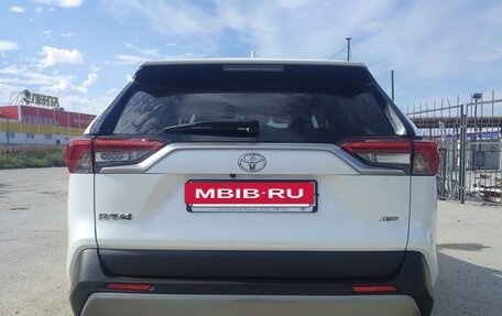 Toyota RAV4, 2021 год, 3 900 рублей, 13 фотография