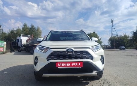 Toyota RAV4, 2021 год, 3 900 рублей, 15 фотография
