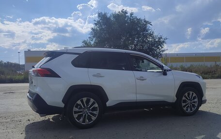 Toyota RAV4, 2021 год, 3 900 рублей, 17 фотография