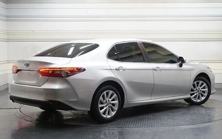 Toyota Camry, 2023 год, 3 270 000 рублей, 4 фотография