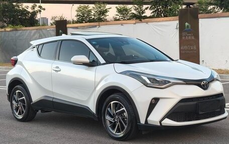 Toyota C-HR I рестайлинг, 2021 год, 1 690 000 рублей, 1 фотография