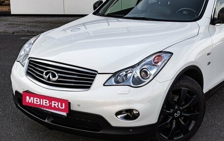 Infiniti QX50 I рестайлинг, 2015 год, 2 000 000 рублей, 10 фотография