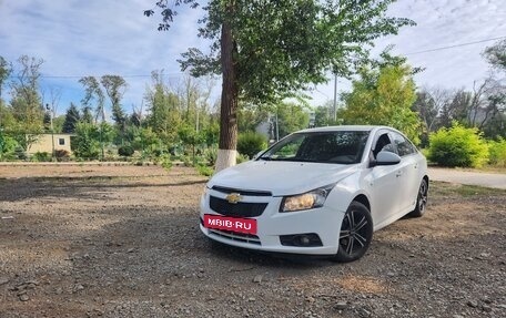 Chevrolet Cruze II, 2010 год, 535 000 рублей, 4 фотография