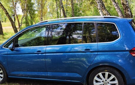 Volkswagen Touran III, 2017 год, 1 850 000 рублей, 5 фотография
