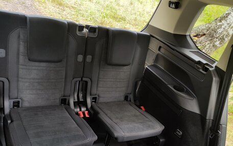 Volkswagen Touran III, 2017 год, 1 850 000 рублей, 22 фотография