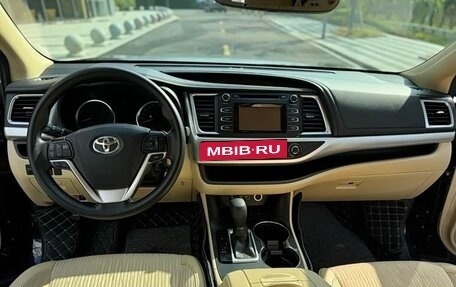 Toyota Highlander III, 2021 год, 1 885 000 рублей, 9 фотография