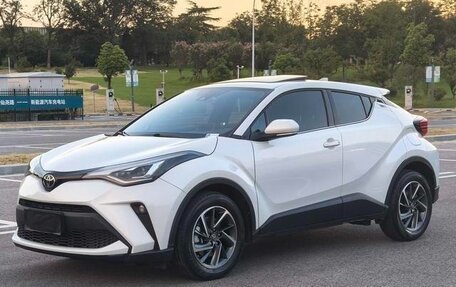 Toyota C-HR I рестайлинг, 2021 год, 1 690 000 рублей, 3 фотография