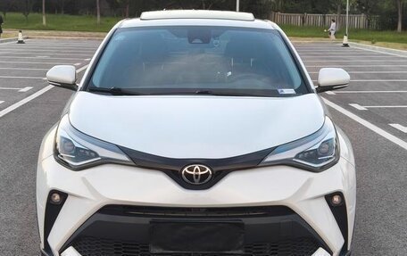 Toyota C-HR I рестайлинг, 2021 год, 1 690 000 рублей, 2 фотография