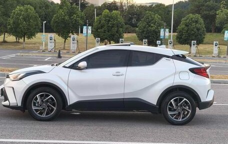Toyota C-HR I рестайлинг, 2021 год, 1 690 000 рублей, 4 фотография