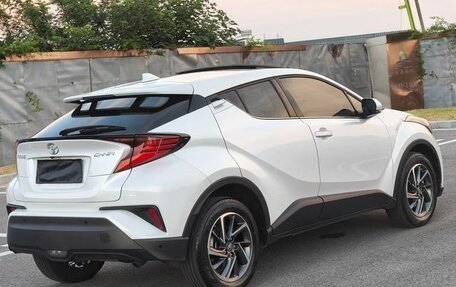 Toyota C-HR I рестайлинг, 2021 год, 1 690 000 рублей, 7 фотография