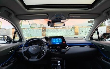 Toyota C-HR I рестайлинг, 2021 год, 1 690 000 рублей, 10 фотография