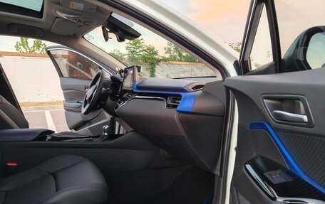 Toyota C-HR I рестайлинг, 2021 год, 1 690 000 рублей, 11 фотография