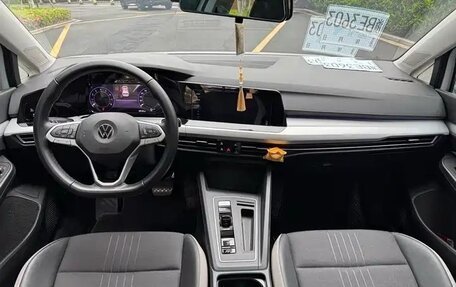 Volkswagen Golf VIII, 2022 год, 1 550 000 рублей, 13 фотография