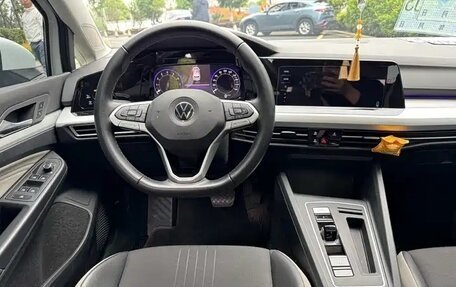 Volkswagen Golf VIII, 2022 год, 1 550 000 рублей, 12 фотография