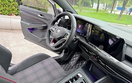 Volkswagen Golf GTI, 2022 год, 2 200 000 рублей, 25 фотография