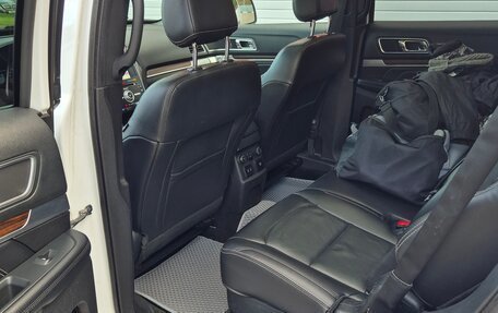 Ford Explorer VI, 2017 год, 2 650 000 рублей, 6 фотография