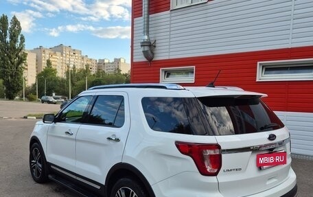 Ford Explorer VI, 2017 год, 2 650 000 рублей, 3 фотография