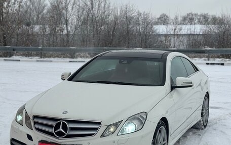 Mercedes-Benz E-Класс, 2012 год, 1 300 000 рублей, 1 фотография