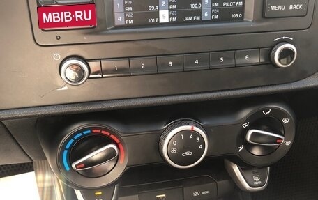 KIA Rio IV, 2021 год, 1 710 000 рублей, 18 фотография