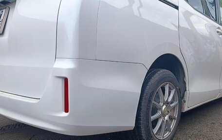 Toyota Noah III, 2017 год, 2 150 000 рублей, 21 фотография