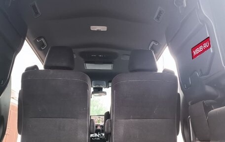 Toyota Noah III, 2017 год, 2 150 000 рублей, 16 фотография