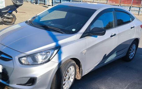 Hyundai Solaris II рестайлинг, 2012 год, 980 000 рублей, 6 фотография