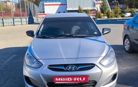 Hyundai Solaris II рестайлинг, 2012 год, 980 000 рублей, 2 фотография
