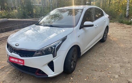 KIA Rio IV, 2021 год, 1 679 000 рублей, 2 фотография