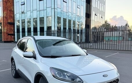 Ford Escape, 2021 год, 1 870 000 рублей, 2 фотография